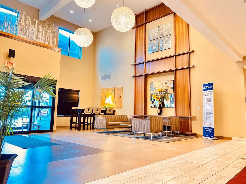Western Inn&suites