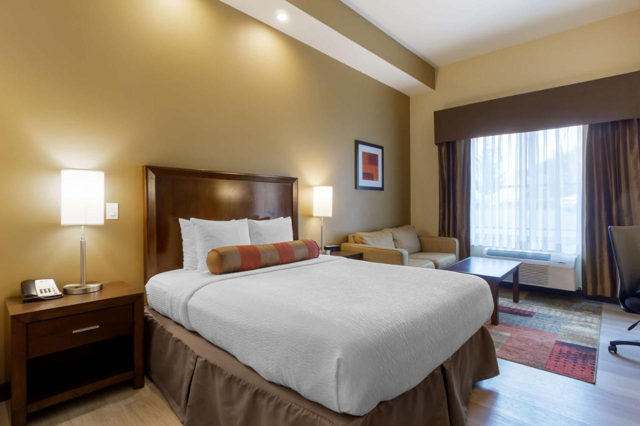 Western & Hotel